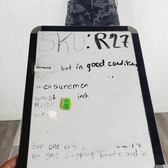 Levi's 711 Women's Black Camo Print Mid Rise Slim Fit Ankle Skinny Jeans Size 30 - Picture 8 of 8